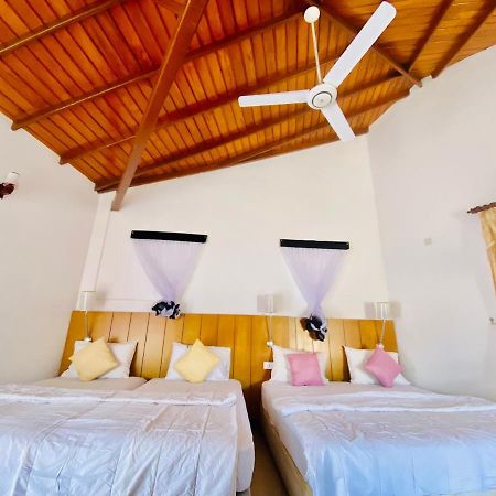 Hikka Paradise Guest House Hikkaduwa Exterior photo