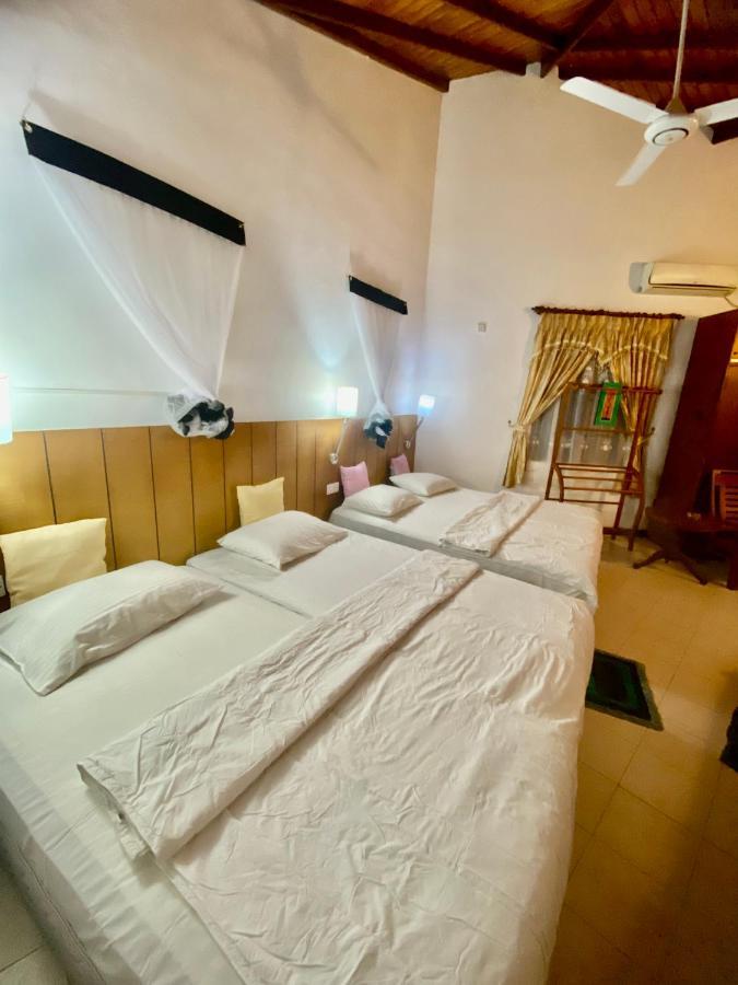 Hikka Paradise Guest House Hikkaduwa Exterior photo
