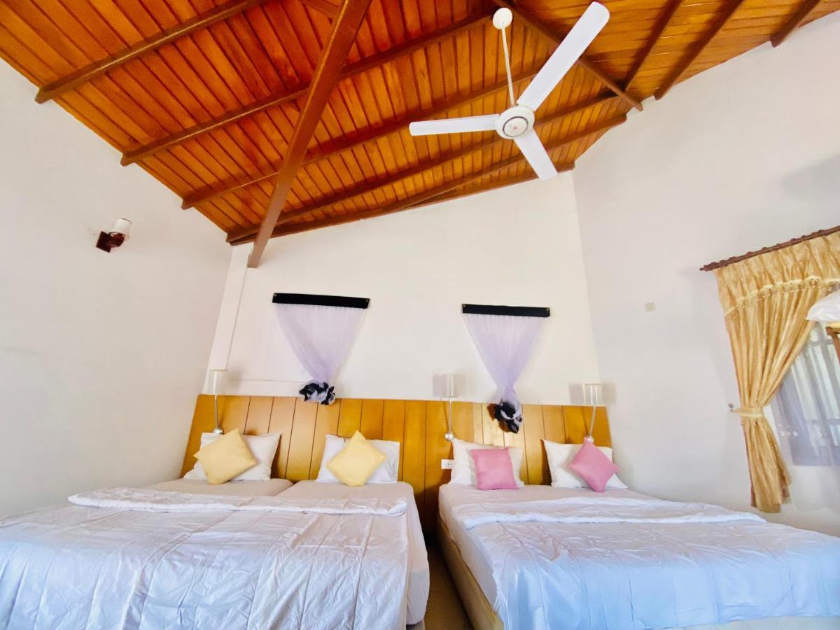 Hikka Paradise Guest House Hikkaduwa Exterior photo